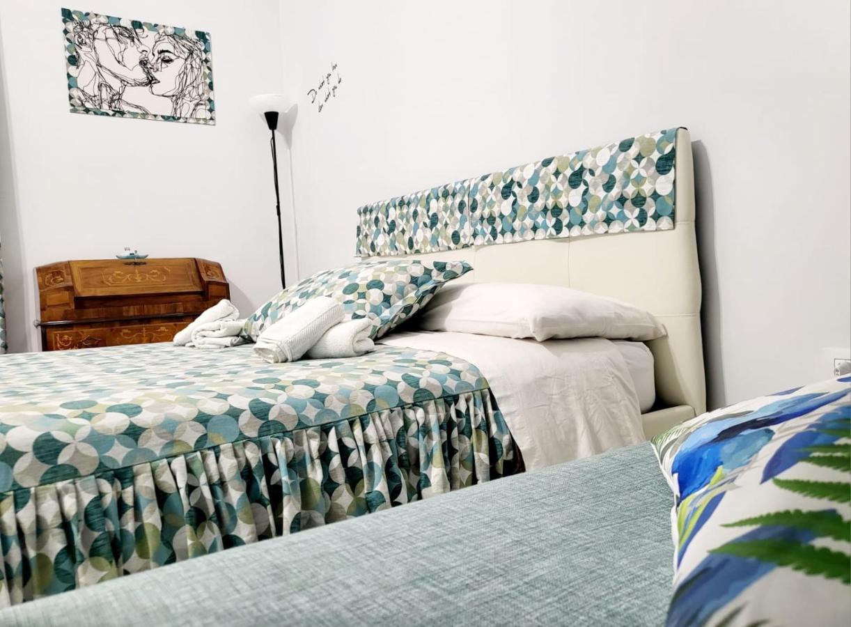 Dory'S Room Camera Nel Cuore Di Napoli Exteriör bild
