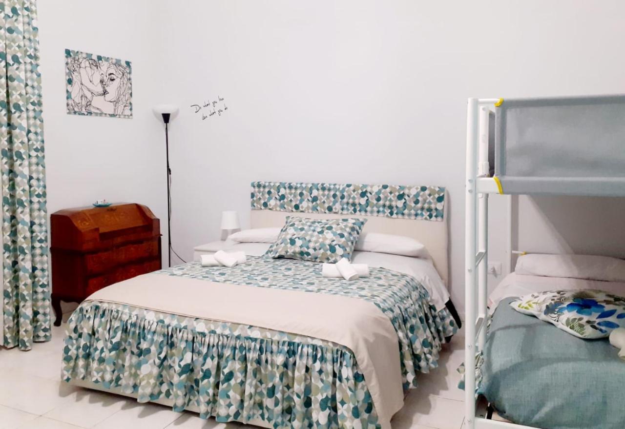 Dory'S Room Camera Nel Cuore Di Napoli Exteriör bild